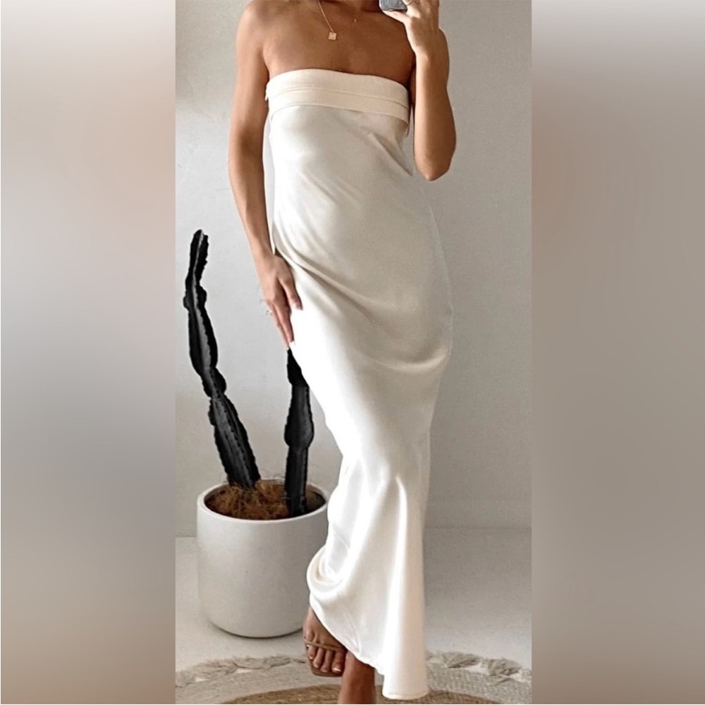 Billy J Elegant Cream Strapless Dress